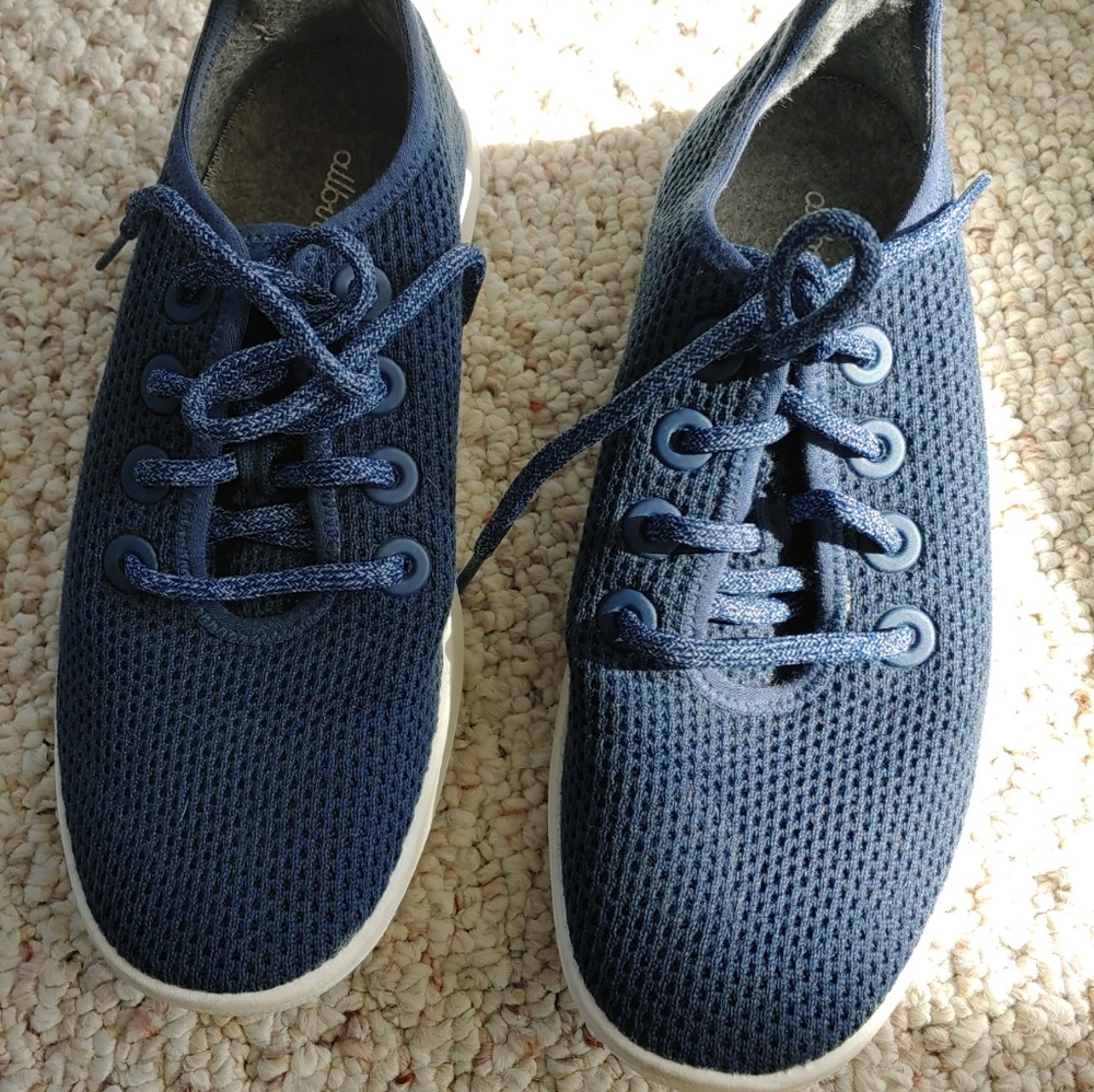 Size 7-blue women's allbirds